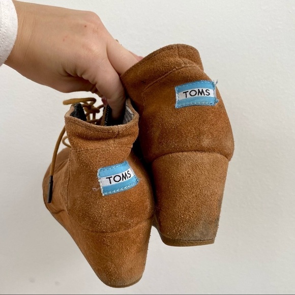 TOMS Desert Chestnut Suede Wedge Ankle Boots | Lace-Up Plaid Lined - Picture 12 of 14